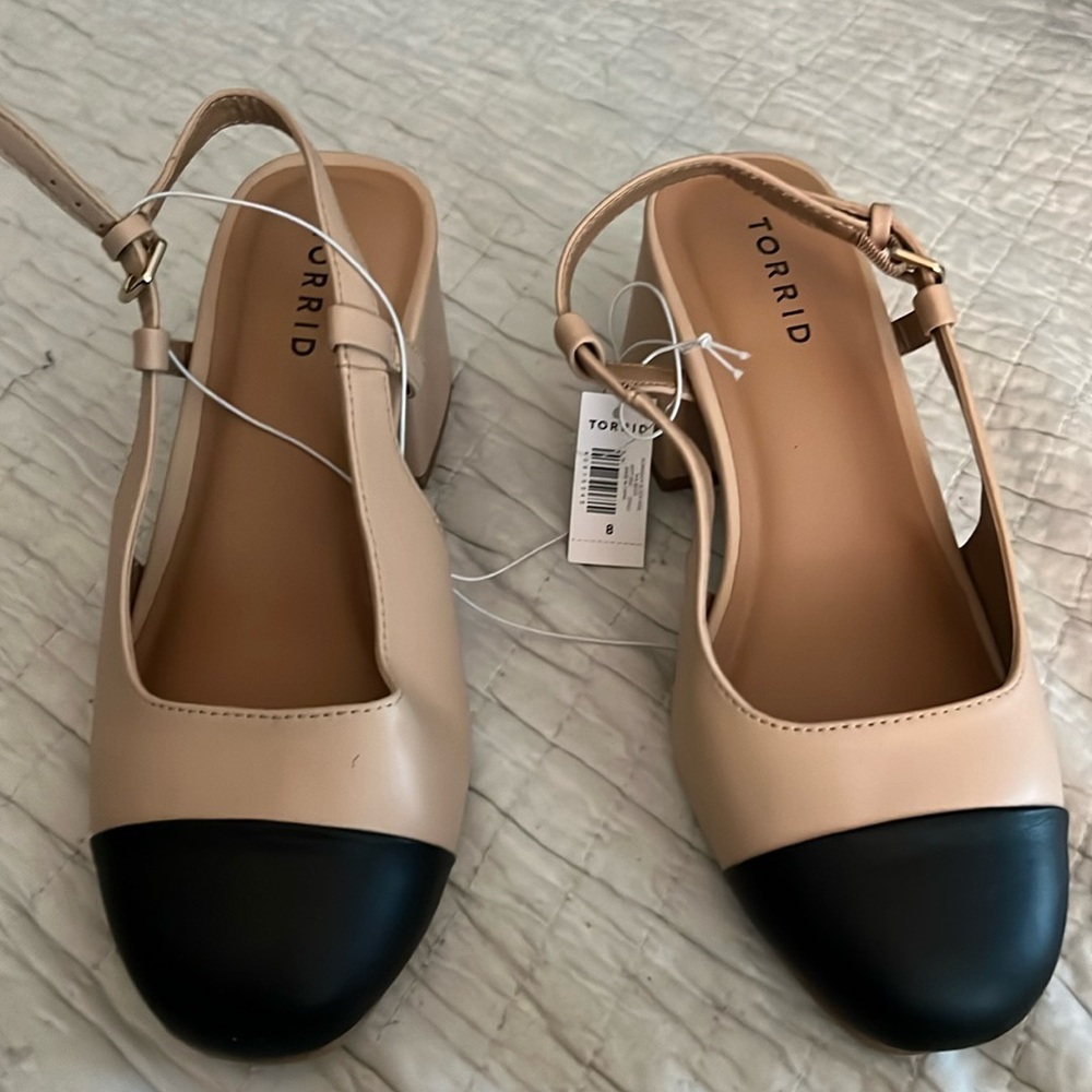 NWT Torrid Tan shoes size 8